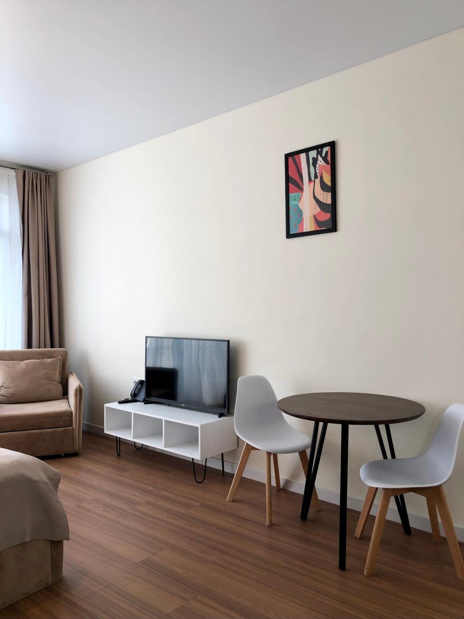 White Apartment Batumi Eksteriør bilde