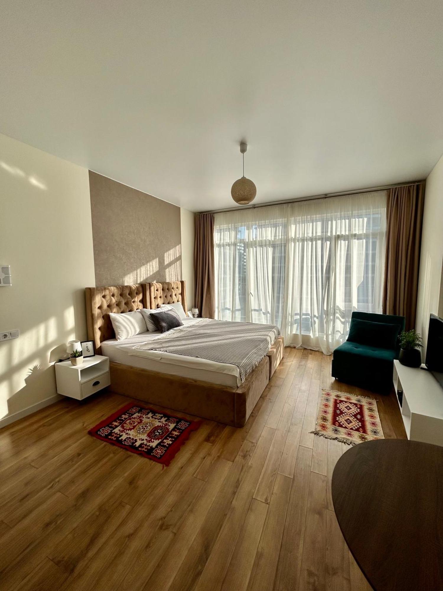 White Apartment Batumi Eksteriør bilde