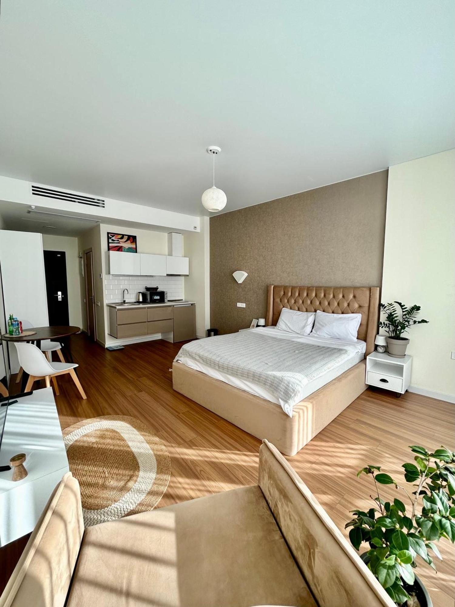 White Apartment Batumi Eksteriør bilde
